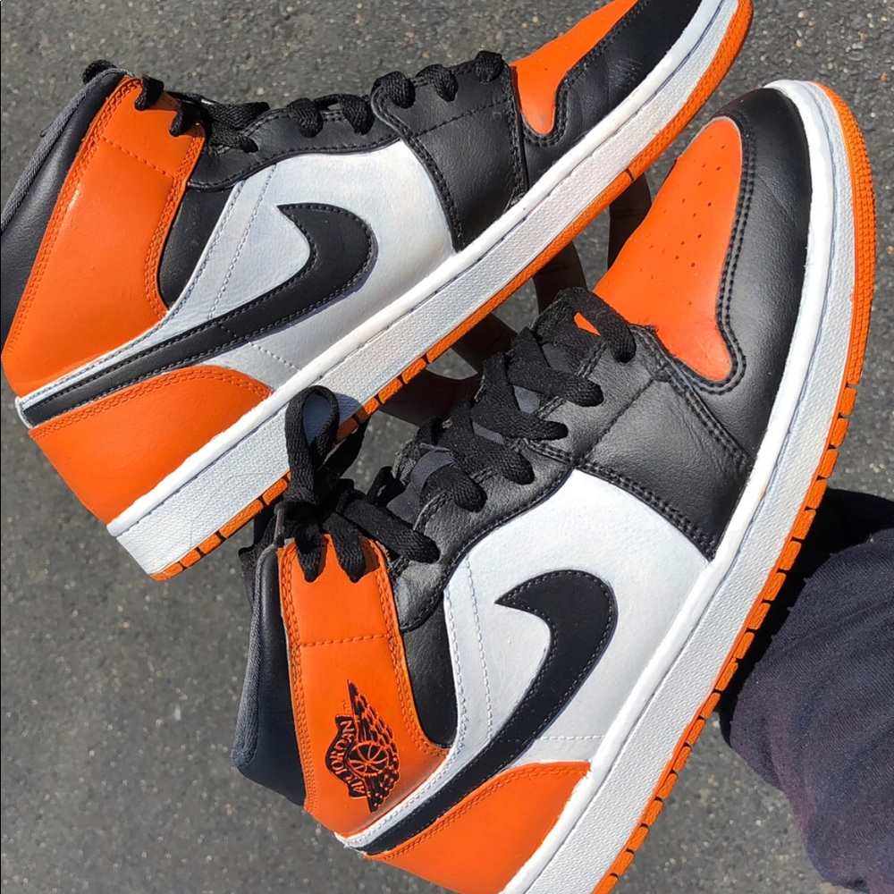 Custom ! Air Jordan Og Shattered Backboard 1s